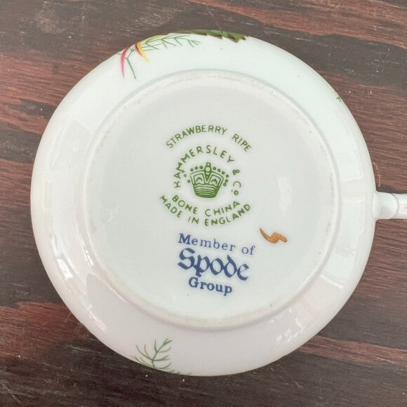 HAMMERSLEY & CO “Strawberry Ripe” Pattern Fine Bone China Gold Trim - Picture 3 of 7